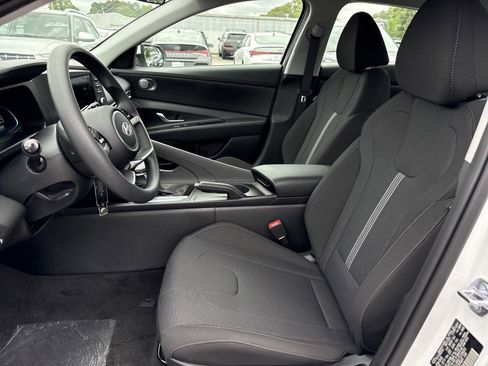 New 2026 Hyundai Elantra SE FWD image 10