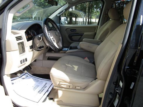 Used 2015 Nissan Titan SV image 18