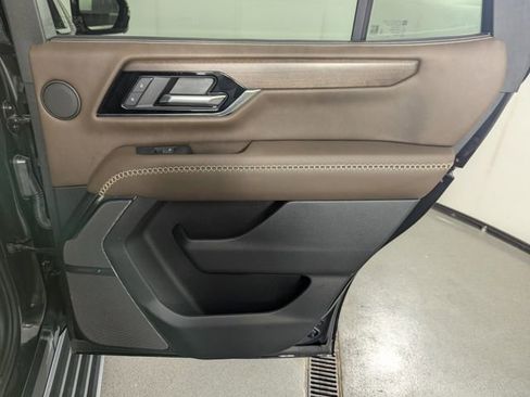 Used 2025 GMC Yukon Denali Ultimate w/ LPO, Floor Liner Package AWD/4WD image 26