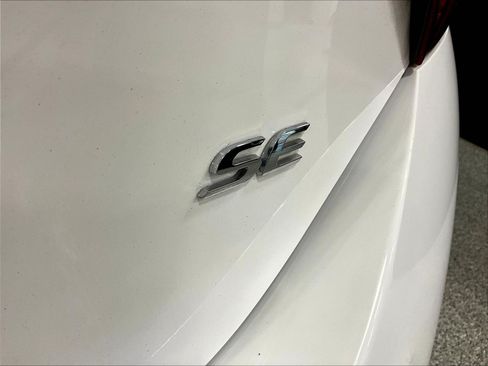 Used 2017 Toyota Corolla SE w/ Carpet Mat Package (TMS) FWD image 24