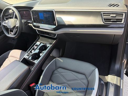 Certified 2024 Volkswagen Atlas Peak Edition SE AWD/4WD image 27