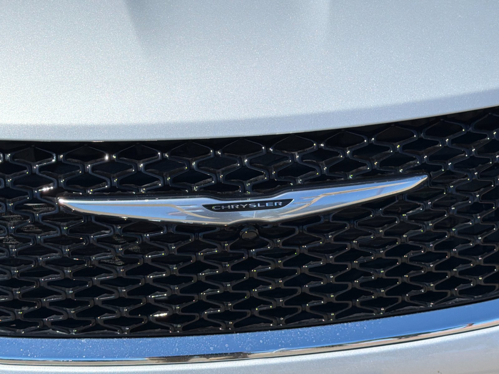 Used 2026 Chrysler Pacifica Limited FWD image 40