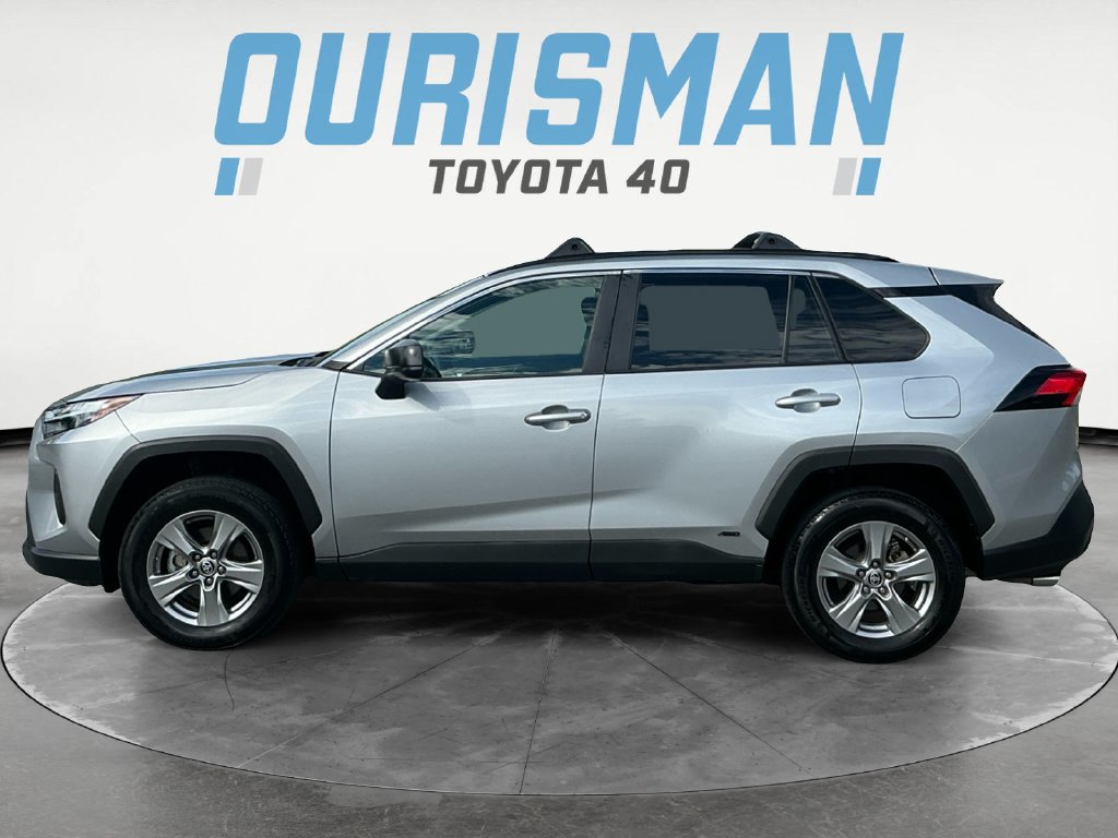 Used 2024 Toyota RAV4 LE AWD/4WD image 4