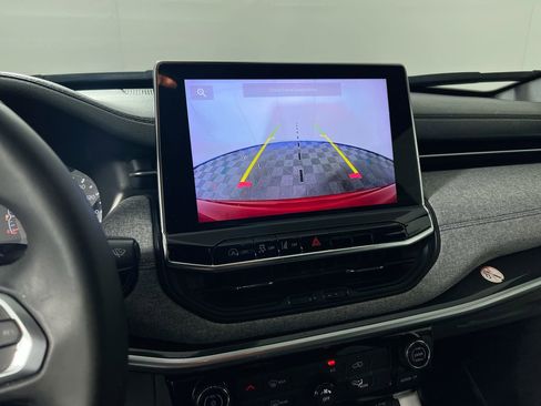 Used 2024 Jeep Compass Latitude image 25