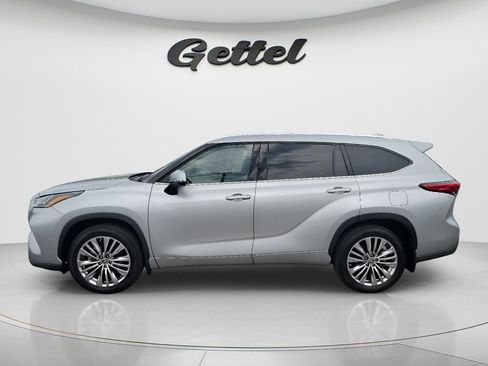 Used 2023 Toyota Highlander Platinum FWD image 7