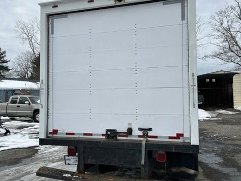 Used 2018 Chevrolet Express 3500 Extended w/ Power Convenience Package image 5