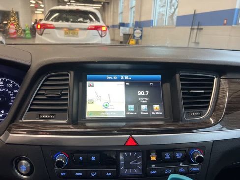 Used 2015 Hyundai Genesis 3.8 w/ Option Group 02 image 13