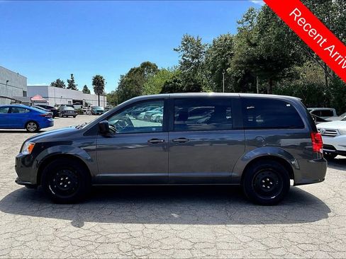 Used 2018 Dodge Grand Caravan SE image 7