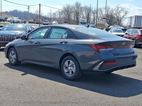 New 2026 Hyundai Elantra SE image 3
