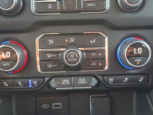 Used 2023 Chevrolet Tahoe High Country AWD/4WD image 18