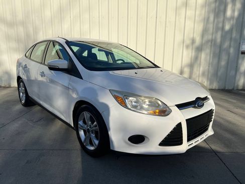 Used 2013 Ford Focus SE FWD image 1
