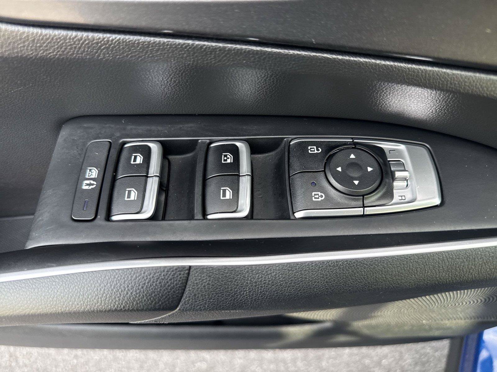 Used 2023 Kia Sorento S w/ Panoramic Sunroof Package FWD image 13
