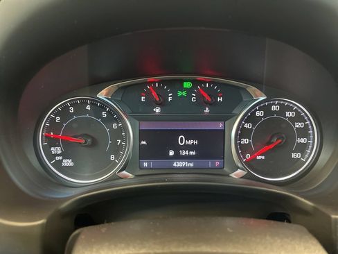 Used 2023 GMC Terrain SLT AWD/4WD image 9