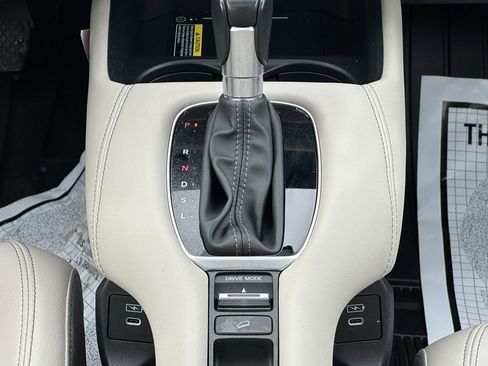 Used 2024 Honda HR-V EX-L image 16