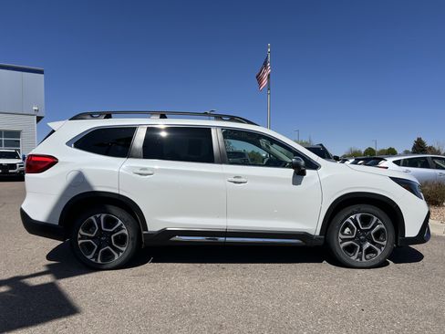 Used 2023 Subaru Ascent Limited w/ Technology Package image 9