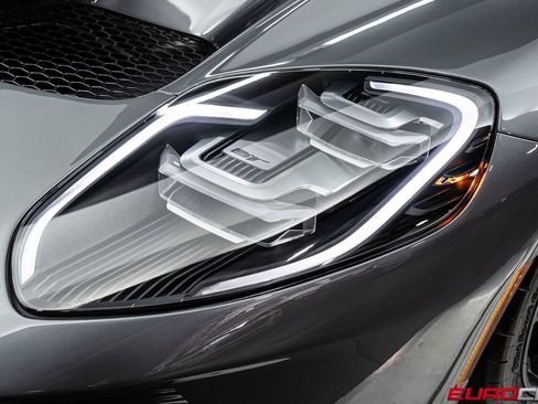 Used 2018 Ford GT RWD image 12