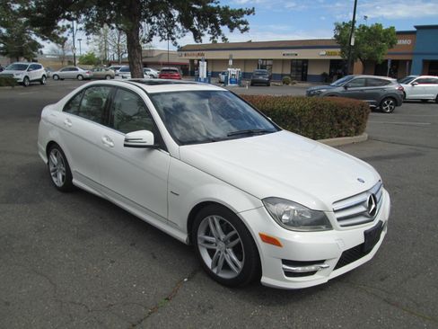 Used 2012 Mercedes-Benz C 250 Sedan image 3