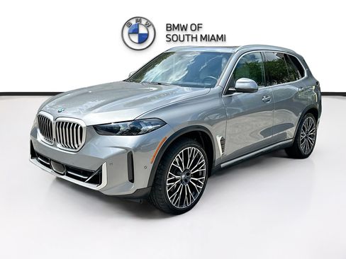 Used 2024 BMW X5 sDrive40i w/ Parking Assistance Package image 3