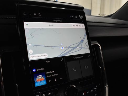 Used 2025 GMC Acadia Elevation image 17