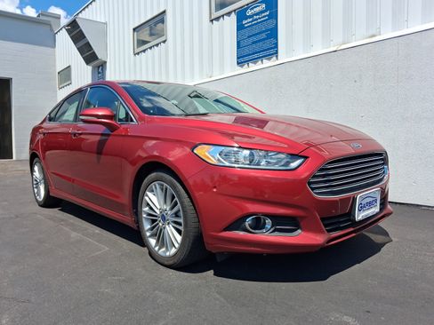 Used 2015 Ford Fusion SE w/ Equipment Group 202A FWD image 7