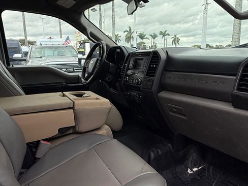 Used 2017 Ford F550 2WD Regular Cab Super Duty image 12