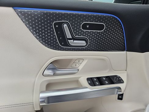 Certified 2025 Mercedes-Benz GLB 250 4MATIC image 12