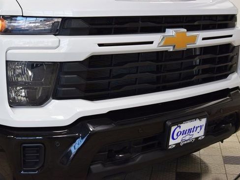 Used 2025 Chevrolet Silverado 2500 Custom w/ Custom Value Package image 13