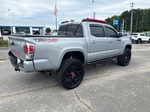 Used 2021 Toyota Tacoma TRD Sport AWD/4WD image 21