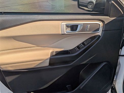 Used 2020 Ford Explorer XLT w/ Equipment Group 202A image 12