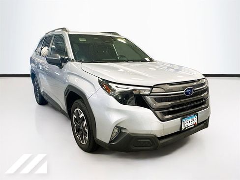 Used 2026 Subaru Forester Premium AWD/4WD image 3