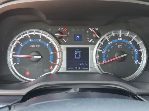 Used 2017 Toyota 4Runner SR5 AWD/4WD image 12