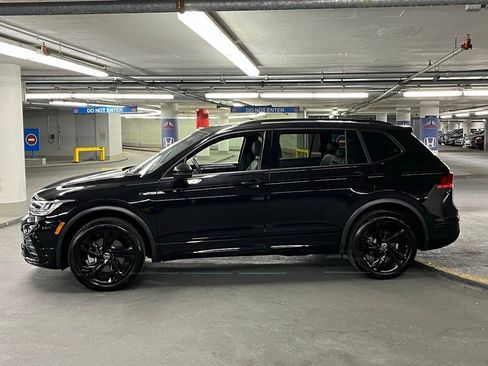 Used 2024 Volkswagen Tiguan SE R-Line image 32