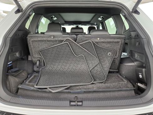 Used 2024 Volkswagen Tiguan SE R-Line FWD image 21