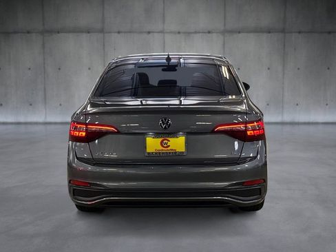 Used 2024 Volkswagen Jetta SE FWD image 4