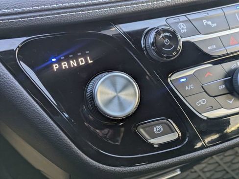 New 2026 Chrysler Pacifica Select image 24