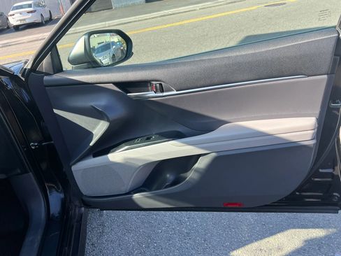 Used 2020 Toyota Camry LE FWD image 21