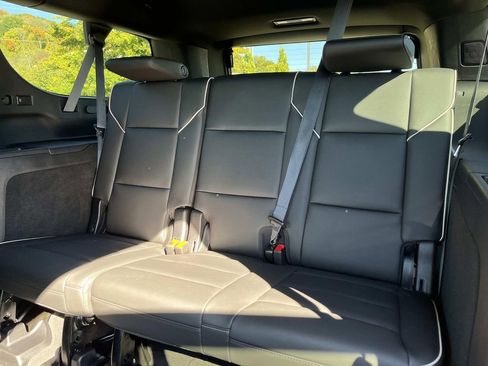 Certified 2024 Cadillac Escalade ESV Premium Luxury w/ Performance Package image 20