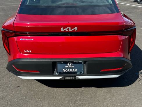 Used 2025 Kia K4 LXS image 5