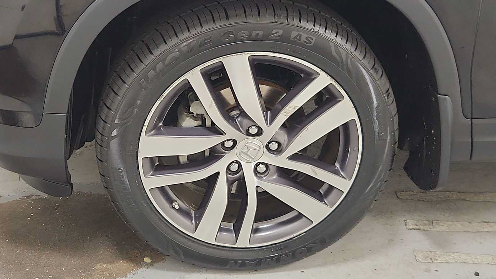 Used 2018 Honda Pilot Touring image 10