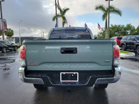 Used 2022 Toyota Tacoma TRD Off-Road AWD/4WD image 10