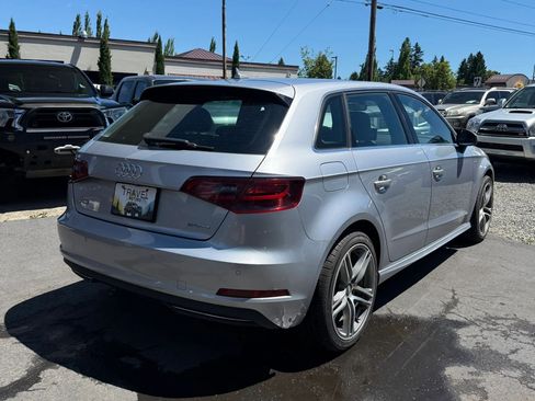 Used 2016 Audi A3 e-tron Premium Plus w/ Premium Plus Package FWD image 2