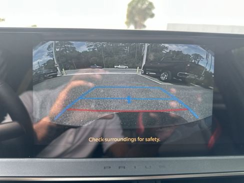 Used 2025 Toyota Prius Plug-In Hybrid FWD image 26
