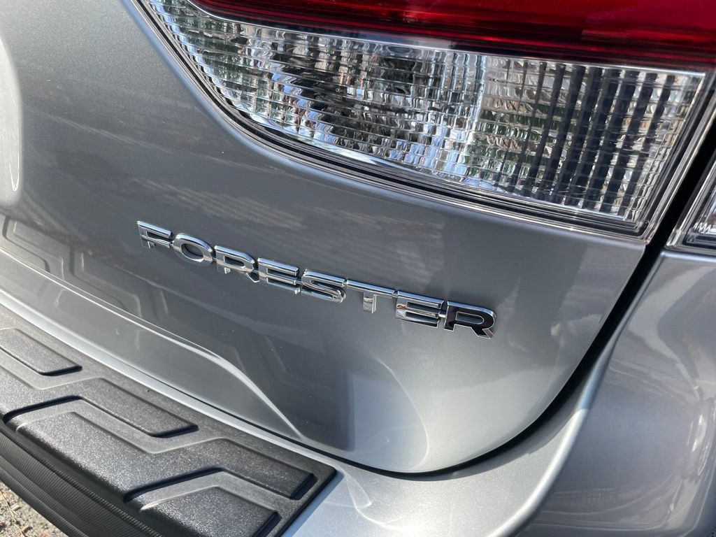 Used 2019 Subaru Forester Premium AWD/4WD image 7