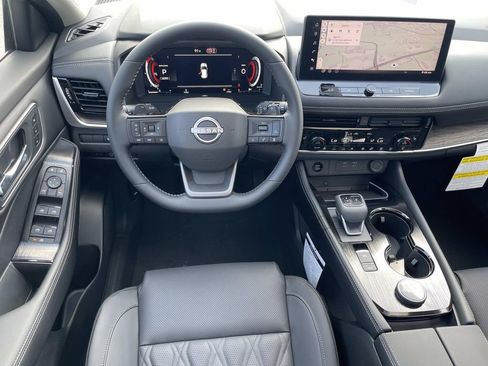 New 2026 Nissan Rogue Platinum AWD/4WD image 14