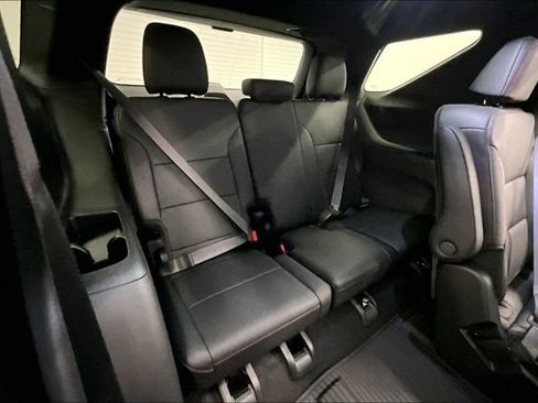 Used 2025 Chevrolet Traverse Z71 w/ Enhanced Driving Package image 33