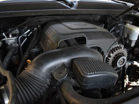 Used 2011 Cadillac Escalade Premium AWD/4WD image 30