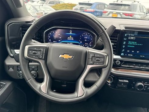 Used 2025 Chevrolet Silverado 1500 LT AWD/4WD image 12