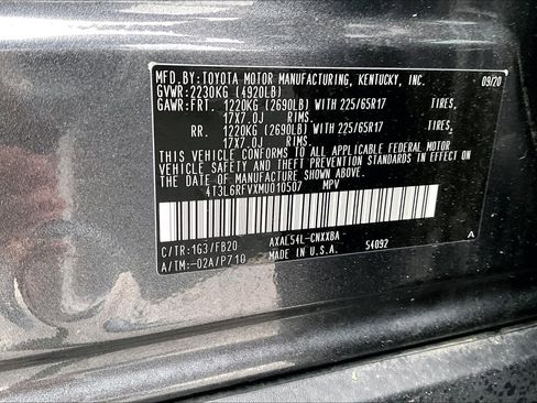 Used 2021 Toyota RAV4 LE AWD/4WD image 29