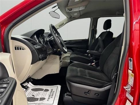 Used 2016 Dodge Grand Caravan SE w/ Quick Order Package 29E SE FWD image 10