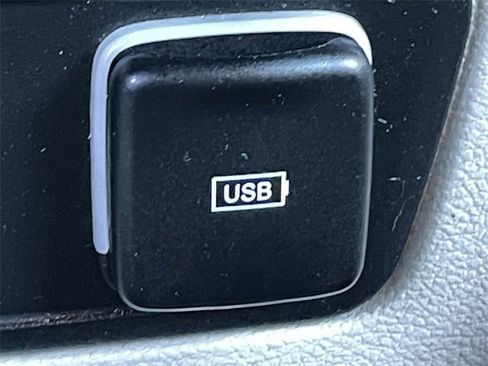 Used 2017 Chrysler Pacifica Touring-L Plus image 19